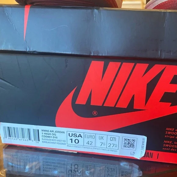 Jordan Satin Toe / Size 10 Women’s